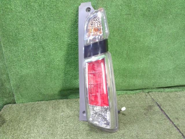 【中古】中古部品 N−WGN JH1 右テールランプ 【3260070000-231117000315500】|e-cleマート