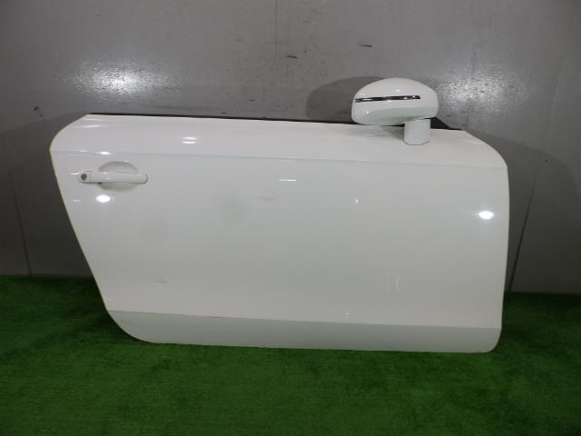 【中古】中古部品 アウディ TT 8JBWA 右ﾌﾛﾝﾄﾄﾞｱ 【3260250000-000023181513100】