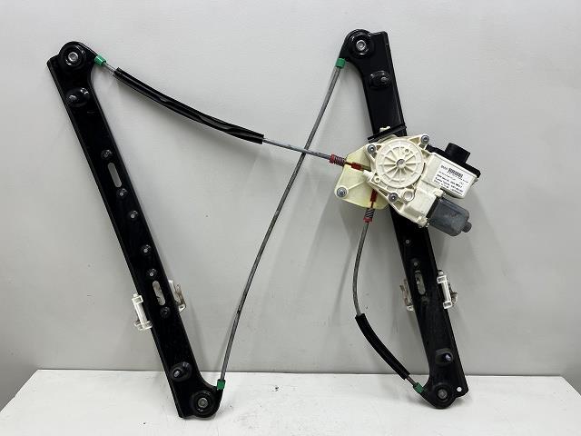【中古】中古部品 BMW X3 PA25 左フロントドアレギュレータ・モーター 【3310070100-000090747313220】|e-cleマート