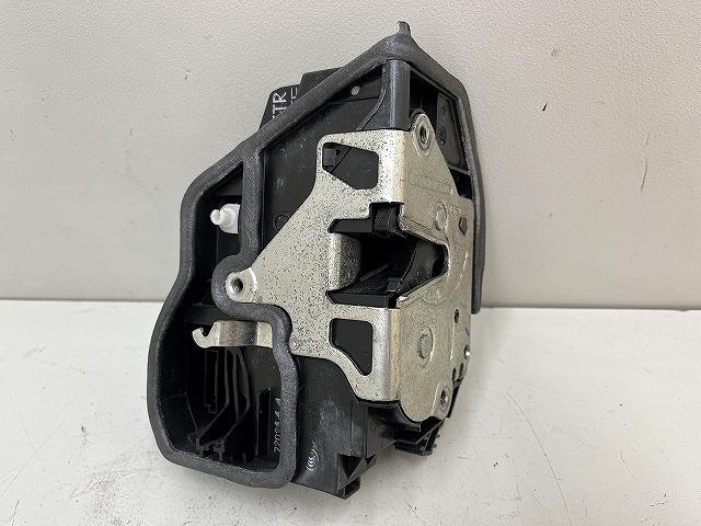 【中古】中古部品 BMW 3シリーズ WL35 右フロントドアロックソレノイド 【3310070100-000090743264550】