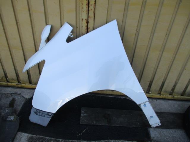 【中古】中古部品 ヴェルファイア ANH20W 左ﾌﾛﾝﾄﾌｪﾝﾀﾞｰ 【3310190100-000233021010700】 18,563円