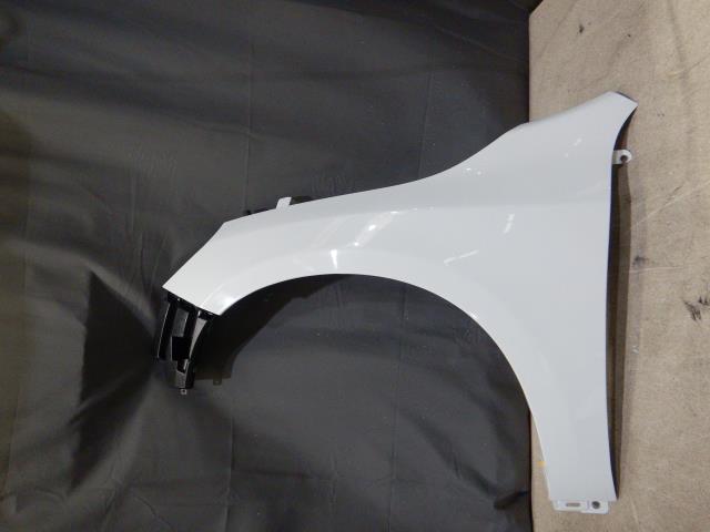 【中古】中古部品 ボルボ 60シリーズ FB4164T 左ﾌﾛﾝﾄﾌｪﾝﾀﾞｰ 【3330810100-231121000110700】