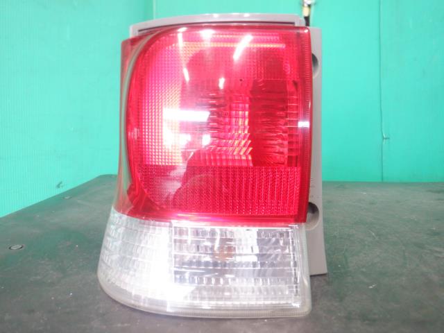 【中古】中古部品 タント L375S 左ﾃｰﾙﾗﾝﾌﾟ 【3340140100-000023601815600】