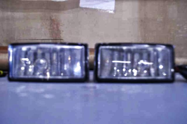 【中古】中古部品 ワゴンR MH21S 右フォグランプ 【3310580000-231128000210850】