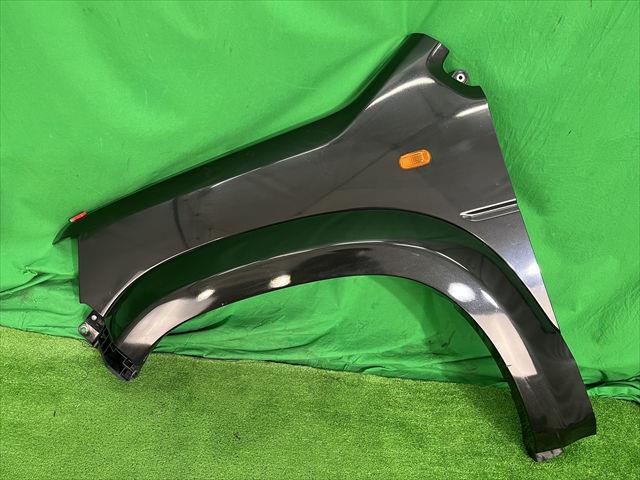 【中古】中古部品 クロスロード 0001 左ﾌﾛﾝﾄﾌｪﾝﾀﾞｰ 【3330240100-002023636310700】