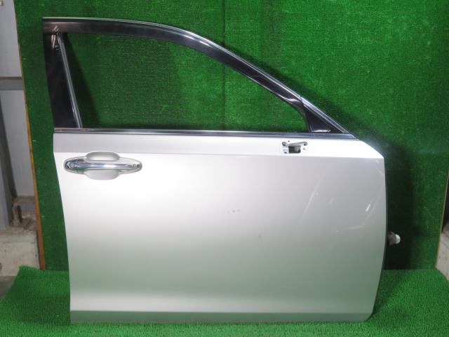 【中古】中古部品 クラウン AWS211 右ﾌﾛﾝﾄﾄﾞｱ 【3330900100-000023091613100】