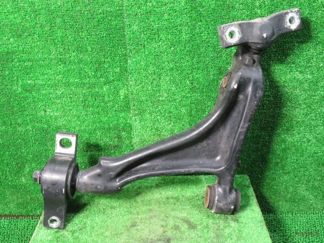 【中古】中古部品 クラウン AWS211 右ﾌﾛﾝﾄﾛｱｱｰﾑ 【3330900100-000023091651720】