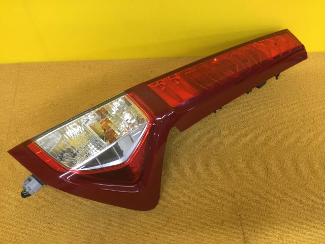 【中古】中古部品 ルーミー M910A 右ﾃｰﾙﾗﾝﾌﾟ 【3330960100-000052173415500】