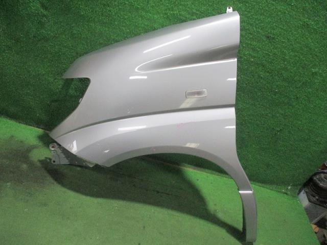 【中古】中古部品 エルグランド E51 左ﾌﾛﾝﾄﾌｪﾝﾀﾞｰ 【3500080000-230817000610700】