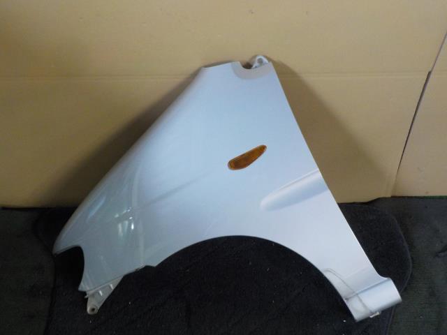【中古】中古部品 ムーヴ L900S 左ﾌﾛﾝﾄﾌｪﾝﾀﾞｰ 【3260200000-231208000110700】 6,691円