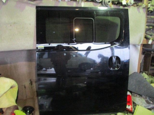 【中古】中古部品 NV350キャラバン VW6E26 右ﾘｱﾄﾞｱ 【3330220100-231214000713300】