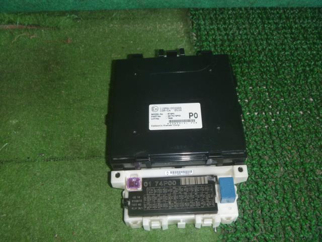 【中古】中古部品 キャロル HB36S ﾋｭｰｽﾞﾎﾞｯｸｽ 【3330370100-000233027567800】