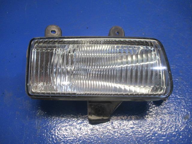 【中古】中古部品 UD日産大型車 CD48E 右ﾌｫｸﾞﾗﾝﾌﾟ 【3310270100-000013913310850】
