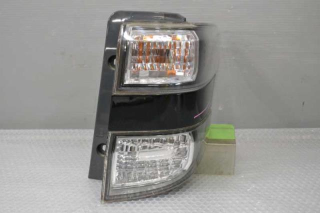 【中古】中古部品 ヴェルファイア ANH20 右ﾃｰﾙﾗﾝﾌﾟ 【3310580000-231224000815500】