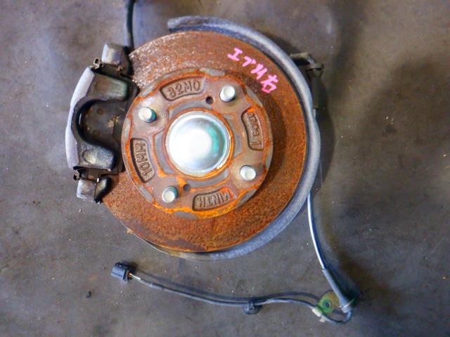 【中古】中古部品 エブリィ DA17V 右ﾌﾛﾝﾄﾅｯｸﾙﾊﾌﾞ 【3340140100-000023277244310】