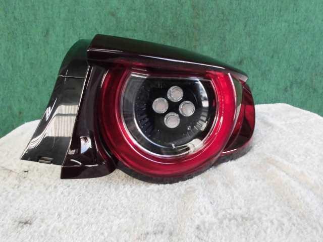 【中古】中古部品 ＭＡＺＤＡ３ BP5P 右ﾃｰﾙﾗﾝﾌﾟ 【3310420000-000002238915500】