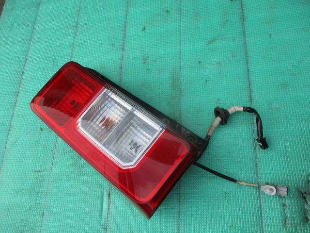【中古】中古部品 ハイゼットキャディー LA700V 左ﾃｰﾙﾗﾝﾌﾟ 【3310190100-000233022215600】