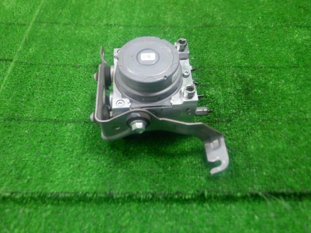 【中古】中古部品 ワゴンＲ MH44S ABSｱｸﾁｭｴｰﾀｰ 【3330420100-231222000142500】