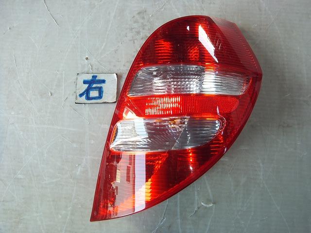 【中古】中古部品 ベンツ Aクラス 169032 右ﾃｰﾙﾗﾝﾌﾟ 【3310050100-000193009115500】