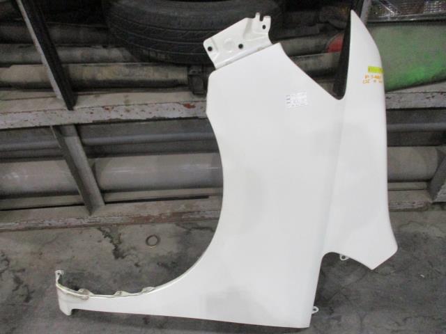 【中古】中古部品 セレナ C25 左ﾌﾛﾝﾄﾌｪﾝﾀﾞｰ 【3310160100-000004261710700】