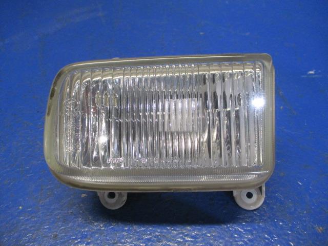 【中古】中古部品 UD日産大型車 CD4ZE 左ﾌｫｸﾞﾗﾝﾌﾟ 【3310270100-000013102810950】