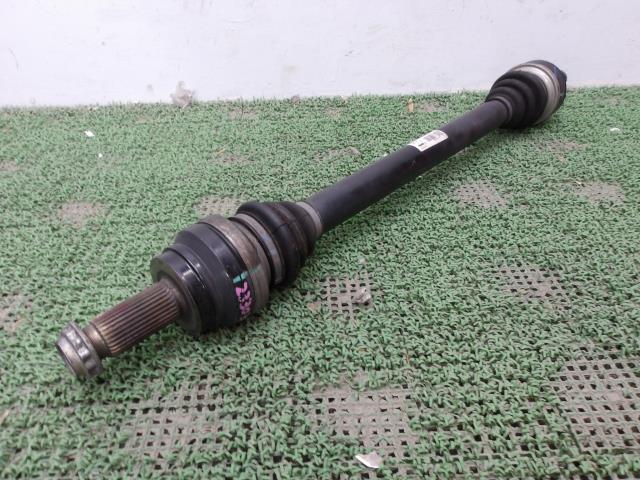 【中古】中古部品 BMW X5 FE30 右リアドライブシャフト 【3310250100-000233034242300】|e-cleマート