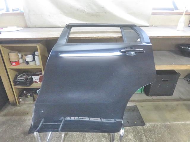 【中古】中古部品 ワゴンＲ MH23S 左ﾘｱﾄﾞｱ 【3330380100-000035049413400】
