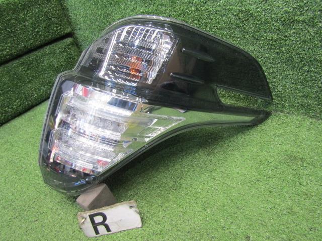 【中古】中古部品 ヴェルファイア AGH30W 右ﾃｰﾙﾗﾝﾌﾟ 【3330200100-230194000015500】