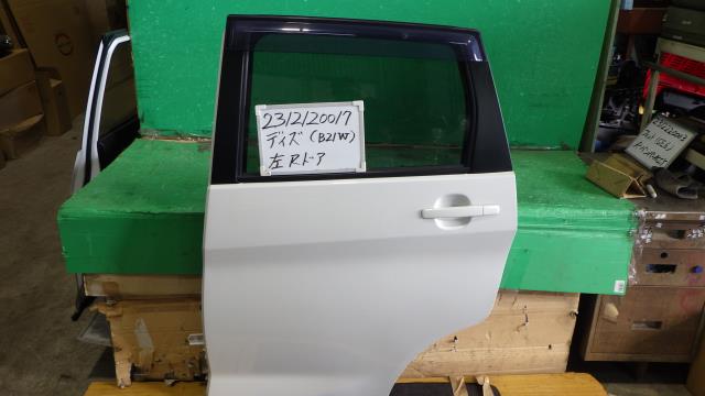 【中古】中古部品 デイズ B21W 左ﾘｱﾄﾞｱ 【3330340100-231212001713400】