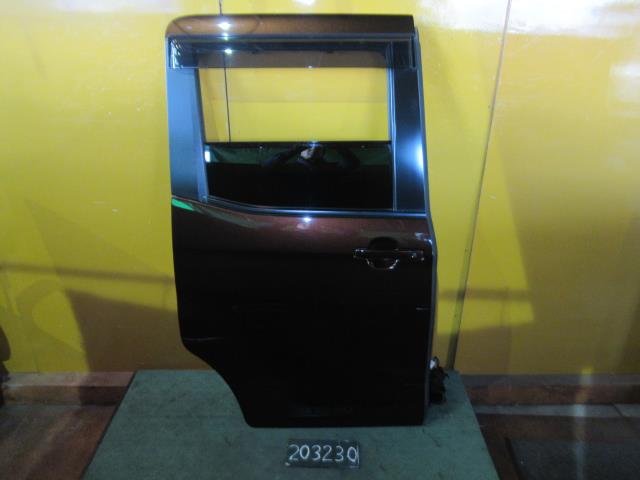 【中古】中古部品 デイズルークス B21A 右ﾘｱﾄﾞｱ 【3310120100-240106000113300】