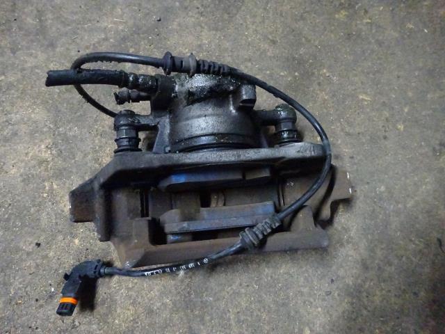 【中古】中古部品 ベンツ Aクラス 169032 右ﾌﾛﾝﾄｷｬﾘﾊﾟｰ 【3310410000-000243000844330】