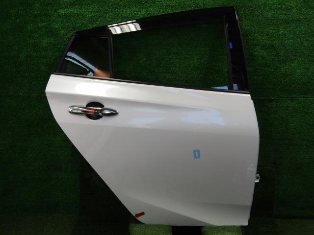 【中古】中古部品 プリウス ZVW51 右ﾘｱﾄﾞｱ 【3330200100-230212000013300】 42,900円