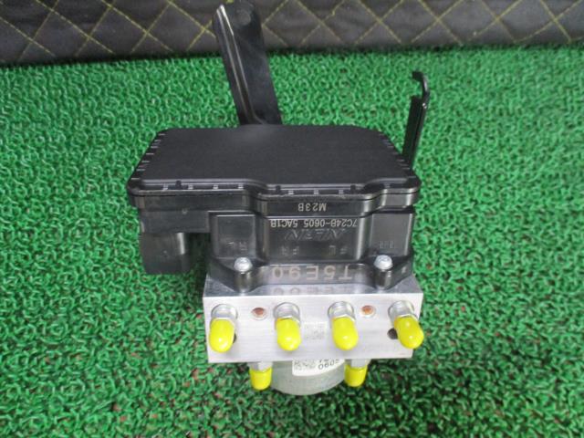 【中古】中古部品 フィット GK4 ABSｱｸﾁｭｴｰﾀｰ 【3330660100-000023332742500】
