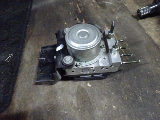 【中古】中古部品 セレナ HFC26 ABSｱｸﾁｭｴｰﾀｰ 【3310410000-000223104842500】