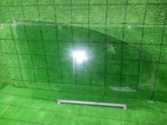 【中古】中古部品 セルボ HG21S 右ﾌﾛﾝﾄﾄﾞｱｶﾞﾗｽ 【3330420100-240118000513130】