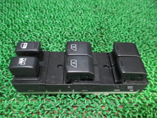 【中古】中古部品 ムラーノ PNZ51 ﾊﾟﾜｰｳｲﾝﾄﾞｳｽｲｯﾁ 【3330660100-000023328161900】 7,979円