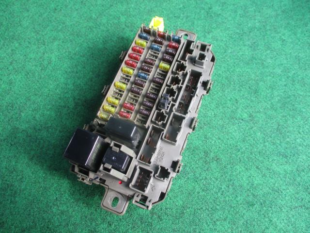 【中古】中古部品 ステップワゴン RF1 ﾋｭｰｽﾞﾎﾞｯｸｽ 【3540020100-000006010367800】