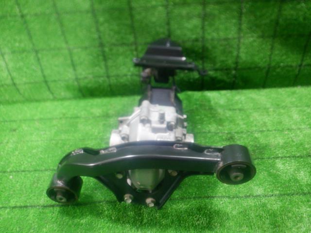 【中古】中古部品 タウンエース S412M ﾌﾛﾝﾄﾘｼﾞｯﾄﾃﾞﾌ 【3330420100-240126000141120】 16,280円