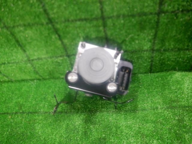 【中古】中古部品 タウンエース S412M ABSｱｸﾁｭｴｰﾀｰ 【3330420100-240126000142500】