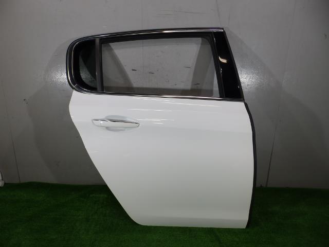 【中古】中古部品 プジョー 308 T9HN02 右ﾘｱﾄﾞｱ 【3260250000-000023225813300】