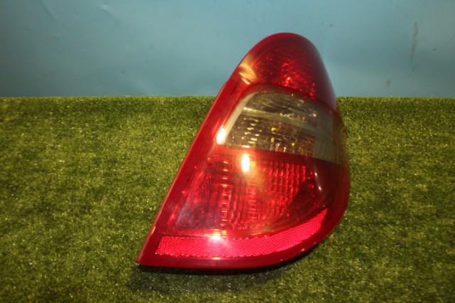 【中古】中古部品 ベンツ Aクラス 169032 右ﾃｰﾙﾗﾝﾌﾟ 【3330950100-000038031715500】