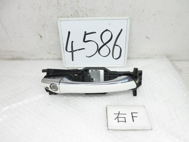 【中古】中古部品 ベンツ Eクラス 211052C ｱｳﾀｰﾊﾝﾄﾞﾙ 【3500170000-240207500817250】