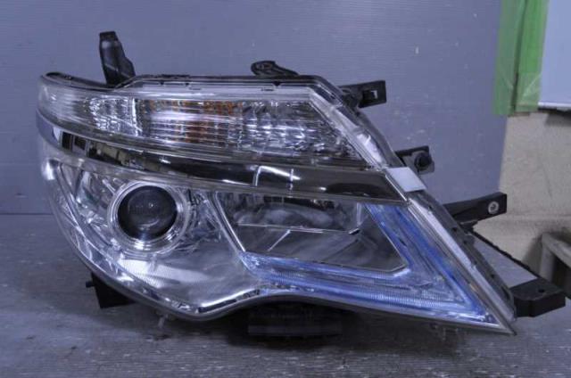【中古】中古部品 セレナ C26 右ﾍｯﾄﾞﾗﾝﾌﾟ 【3310580000-240208000210800】