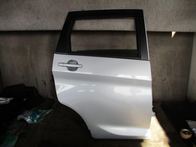 【中古】中古部品 デイズ B21W 右ﾘｱﾄﾞｱ 【3330220100-240208000513300】
