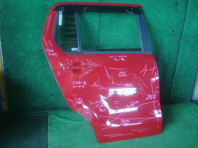 【中古】中古部品 ワゴンＲ MH44S 右ﾘｱﾄﾞｱ 【3340220100-000224031613300】