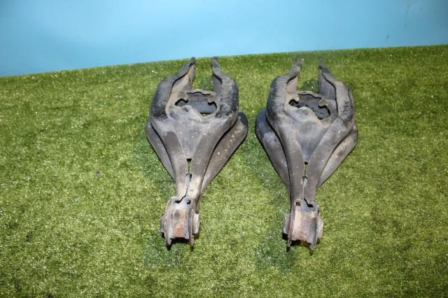 【中古】中古部品 ステップワゴン RF6 左ﾘｱﾛｱｱｰﾑ 【3330950100-000038180951840】