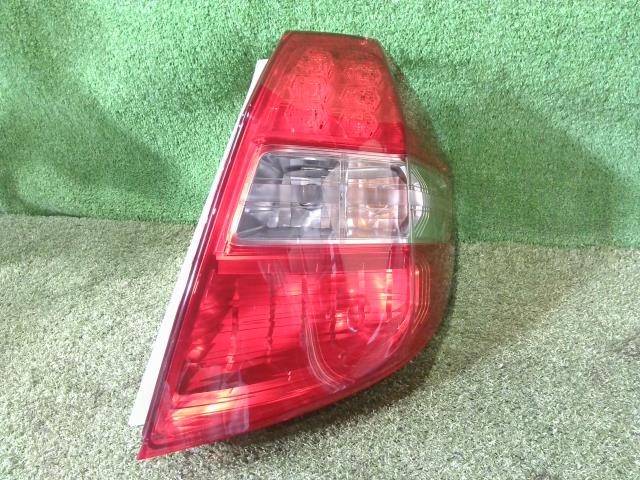 【中古】中古部品 フィット GE6 右ﾃｰﾙﾗﾝﾌﾟ 【3260070000-240214000715500】
