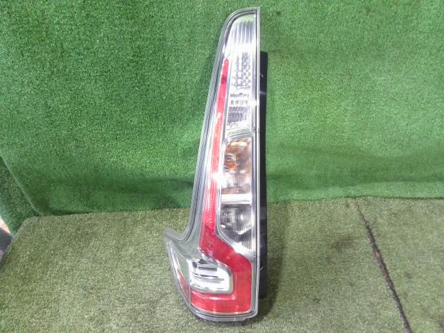 【中古】中古部品 デイズ B21W 左ﾃｰﾙﾗﾝﾌﾟ 【3260070000-240216000815600】
