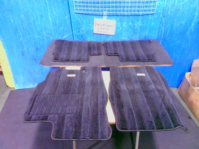 【中古】中古部品 ミライース LA350S ﾌﾛｱﾏｯﾄ 【3310220100-240131000177450】 12,434円