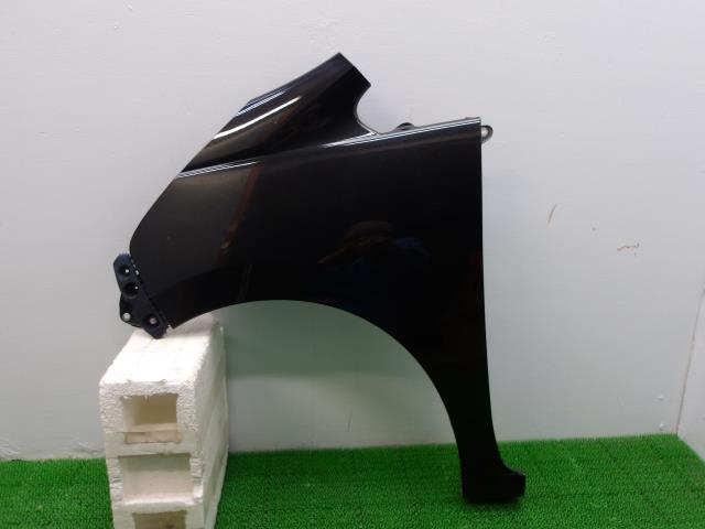 【中古】中古部品 ステラ LA100F 左ﾌﾛﾝﾄﾌｪﾝﾀﾞｰ 【3310250100-000243000110700】